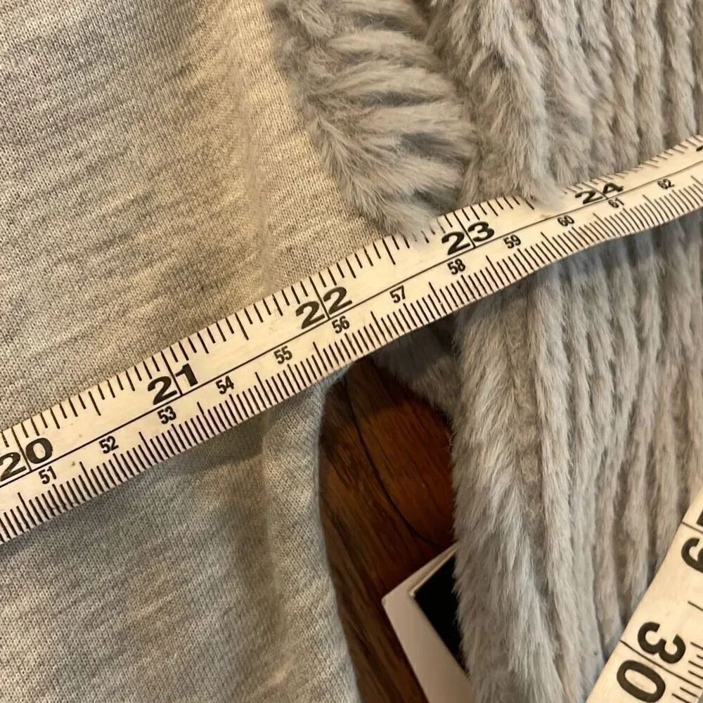 Catherine Malandrino NWT grey faux fur puff sleeve sweater small - Picture 11 of 12